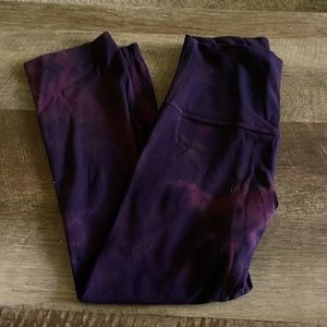 Lululemon Athletica Align leggings 21” size 2; maroon and black diamond dye.